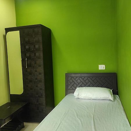 Hotel Sk Lodge Near Guwahati Airport Dış mekan fotoğraf