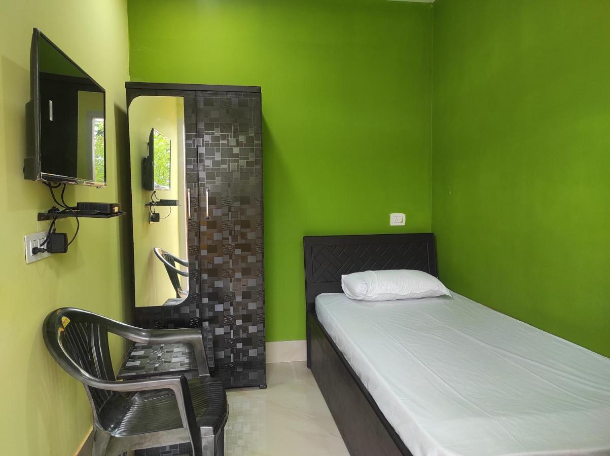 Hotel Sk Lodge Near Guwahati Airport Dış mekan fotoğraf