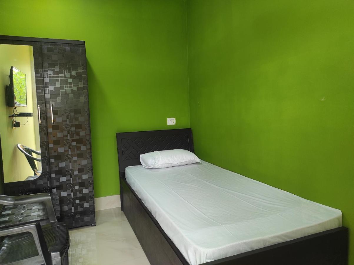 Hotel Sk Lodge Near Guwahati Airport Dış mekan fotoğraf